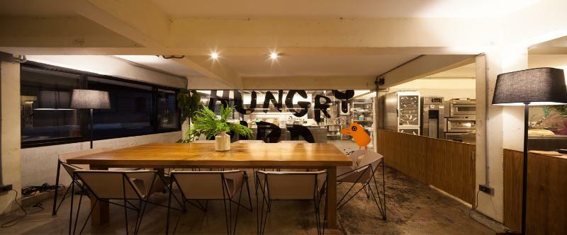 Thunder Bird Hostel Chiang Mai Exteriör bild